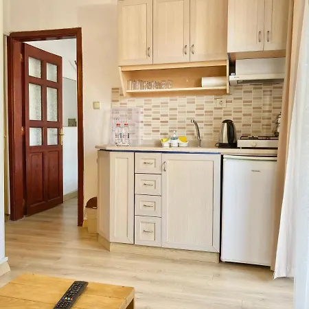 Amigo Aparthotel 3*