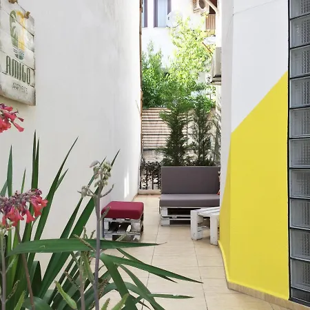 Amigo Aparthotel 3*